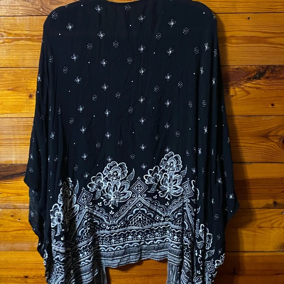 Maurices’ Black and White Kimono - Picture 6 of 6